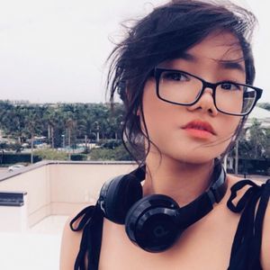 Meet your Posher, Queena